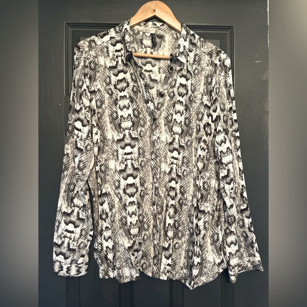 Divided Black and White Snakeskin Patterned Blouse